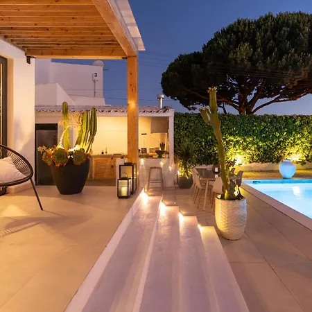 Exclusive Oasis - Quiet Luxury Near Strip And Oura Villa