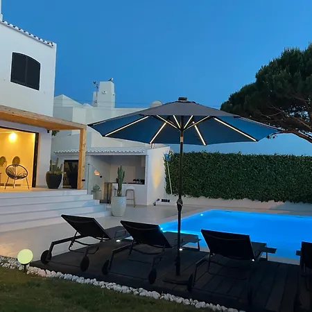 Exclusive Oasis - Quiet Luxury Near Strip And Oura 빌라