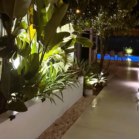 Exclusive Oasis - Quiet Luxury Near Strip And Oura